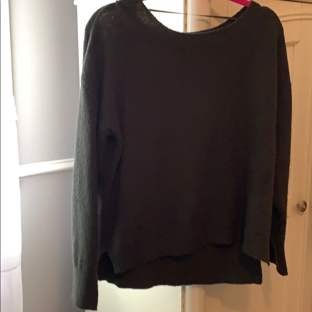 GREEN SWEATER